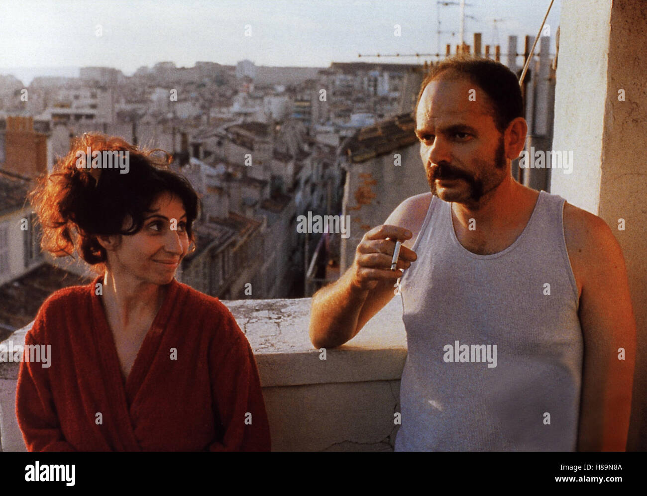A la place du coeur, (A LA PLACE DU COEUR) F 1998, Regie: Robert Guediguian, ARIANE ASCARIDE, JEAN-PIERRE DARROUSSIN Stock Photo
