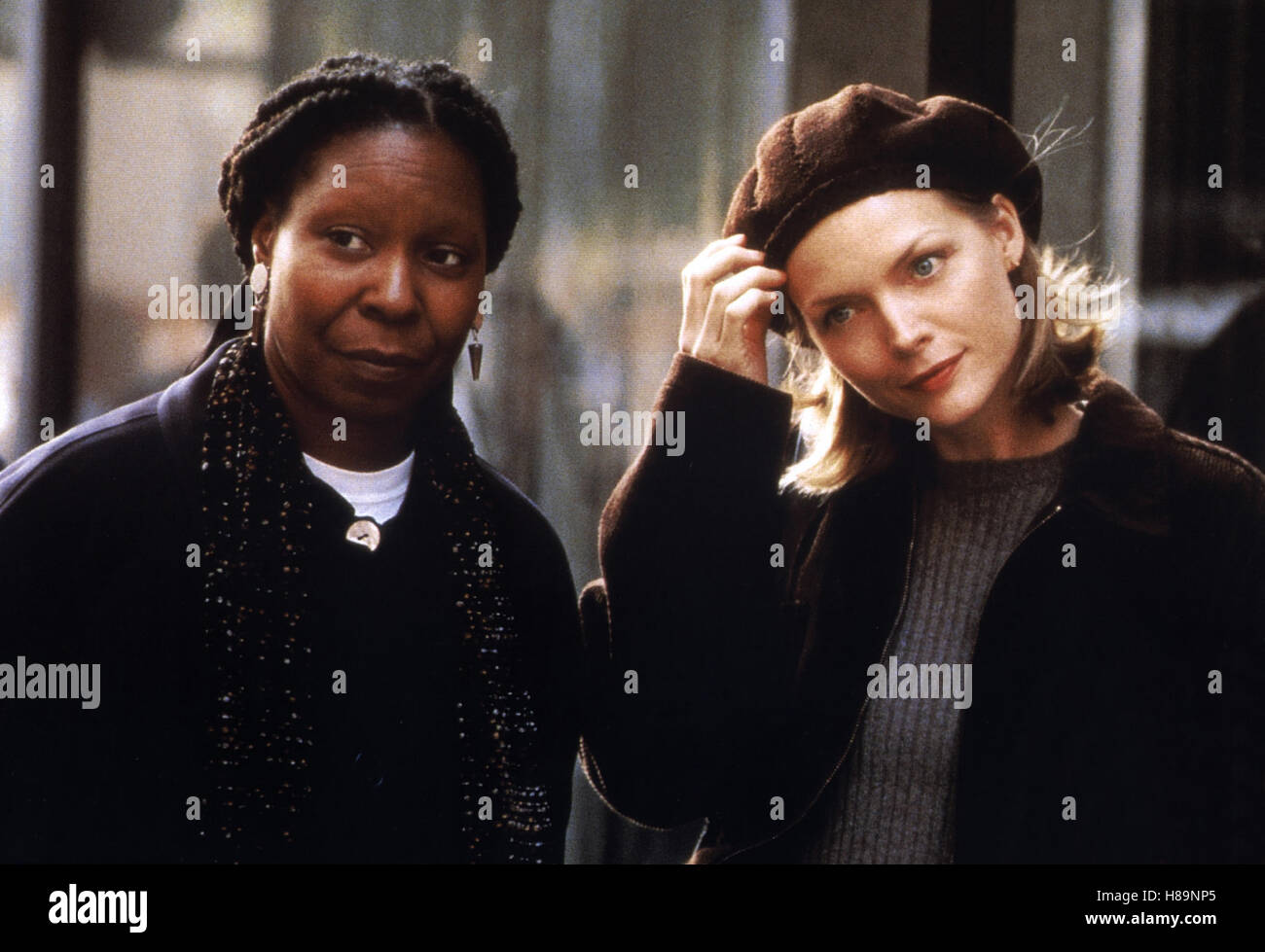 Tief wie der Ozean, (THE DEEP END OF THE OCEAN) USA 1999, Regie: Ulu Grosbard, WHOOPI GOLDBERG, MICHELLE PFEIFFER Stock Photo