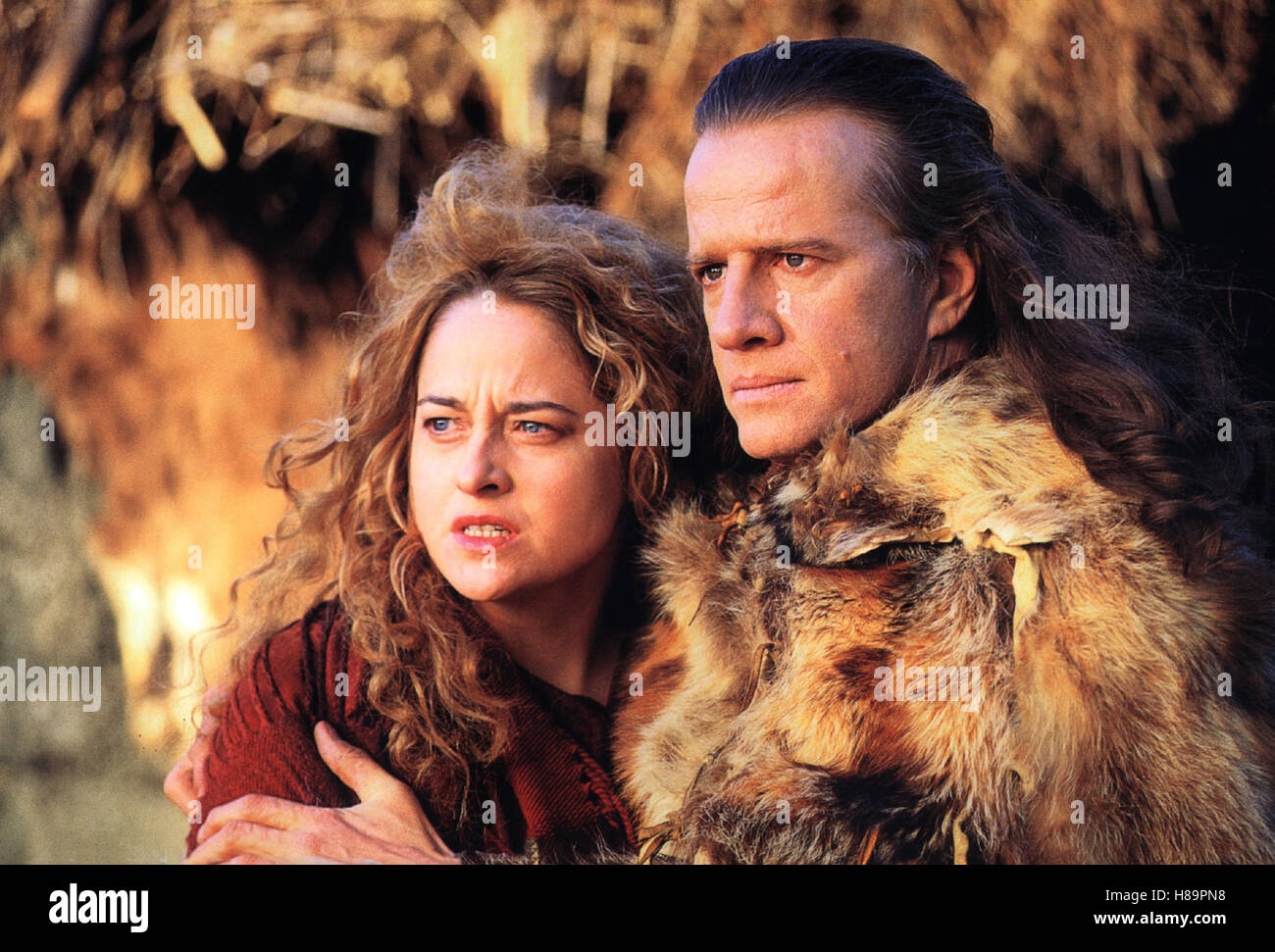 Highlander: Endgame, (HIGHLANDER: ENDGAME) USA 2000, Regie: Douglas Aarniokoski, BEATIE EDNEY,, CHRISTOPHER LAMBERT, Key: Pelz, Paar Stock Photo