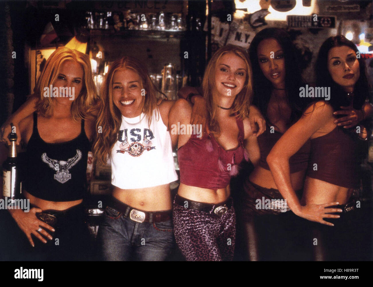 Coyote Ugly, (COYOTE UGLY) USA 2000, Regie: David McNally, MARIA BELLO, PIPER PERABO, IZABELLA MIKO, TYRA BANKS, BRIDGET MOYNAHAN Stock Photo