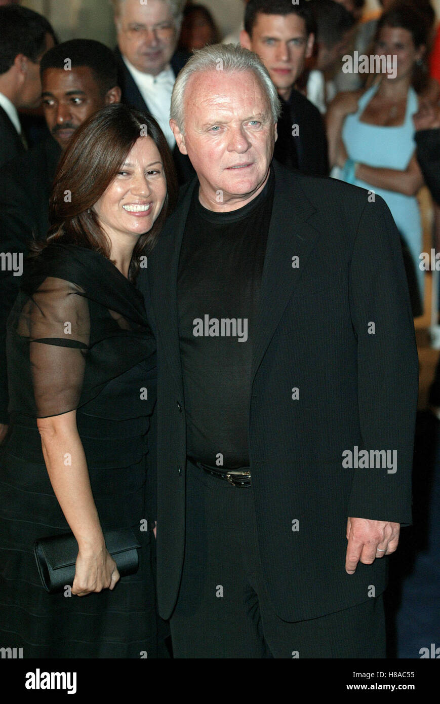 SIR ANTHONY HOPKINS & STELLA ARROYAVE THE HUMAN STAIN FILM PREMIERE ...