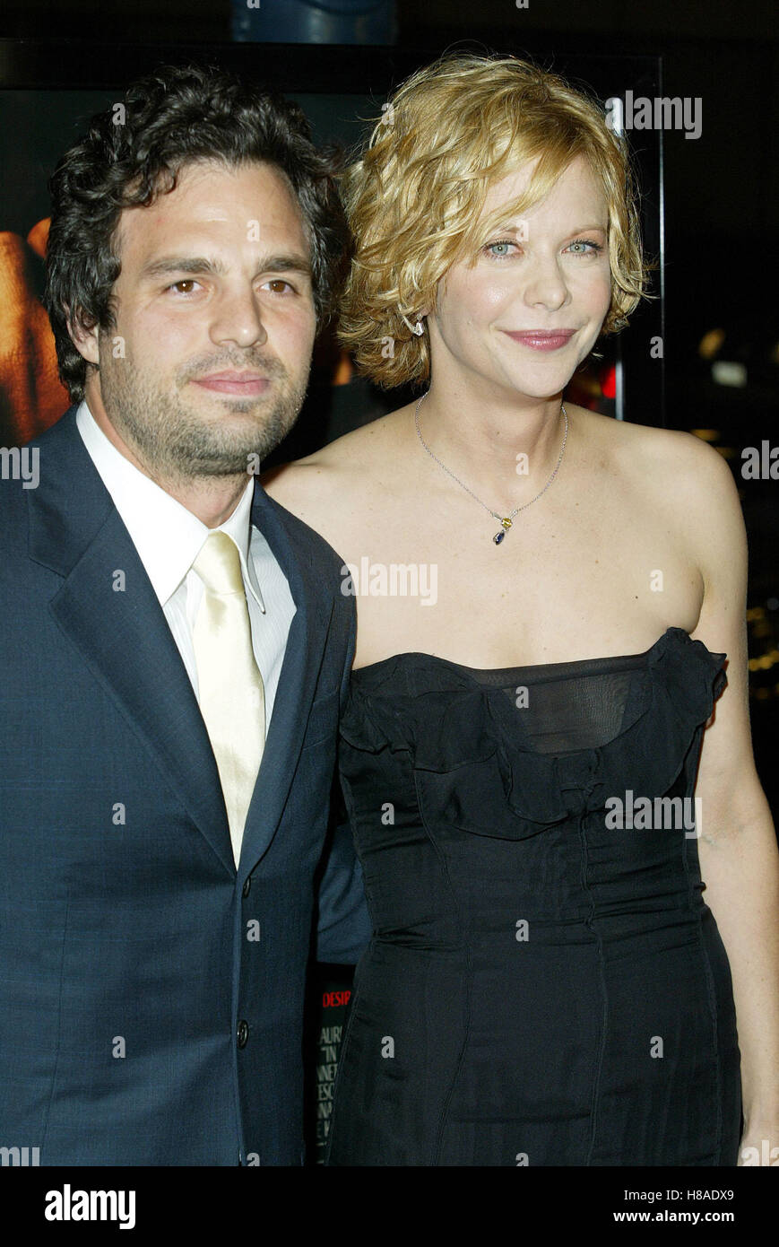 MARK RUFFALO & MEG RYAN IN THE CUT  LA FILM PREMIERE ACADEMY OF MOTION PICTURES BEVERLY HILLS LA USA 16 October 2003 Stock Photo
