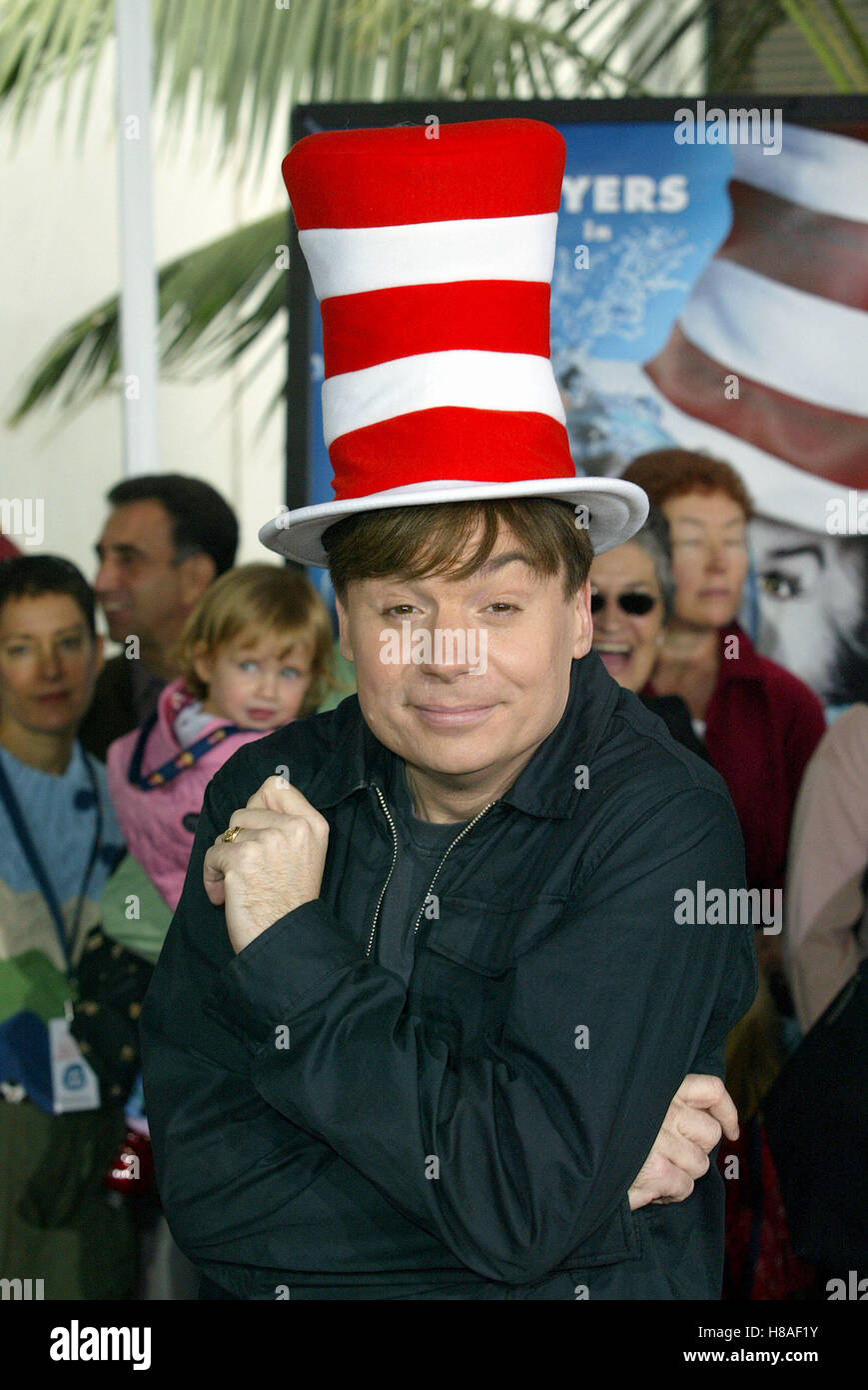 MIKE MYERS DR. SEUSS' THE CAT IN THE HAT CITYWALK UNIVERSAL STUDIOS LA USA 09 November 2003 Stock Photo