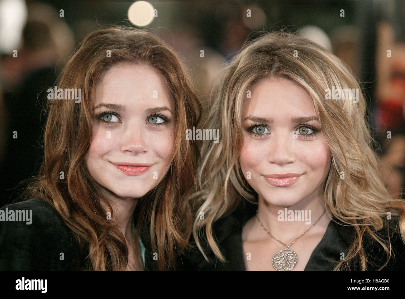 Mary kate ashley olsen hi-res stock photography and - Alamy