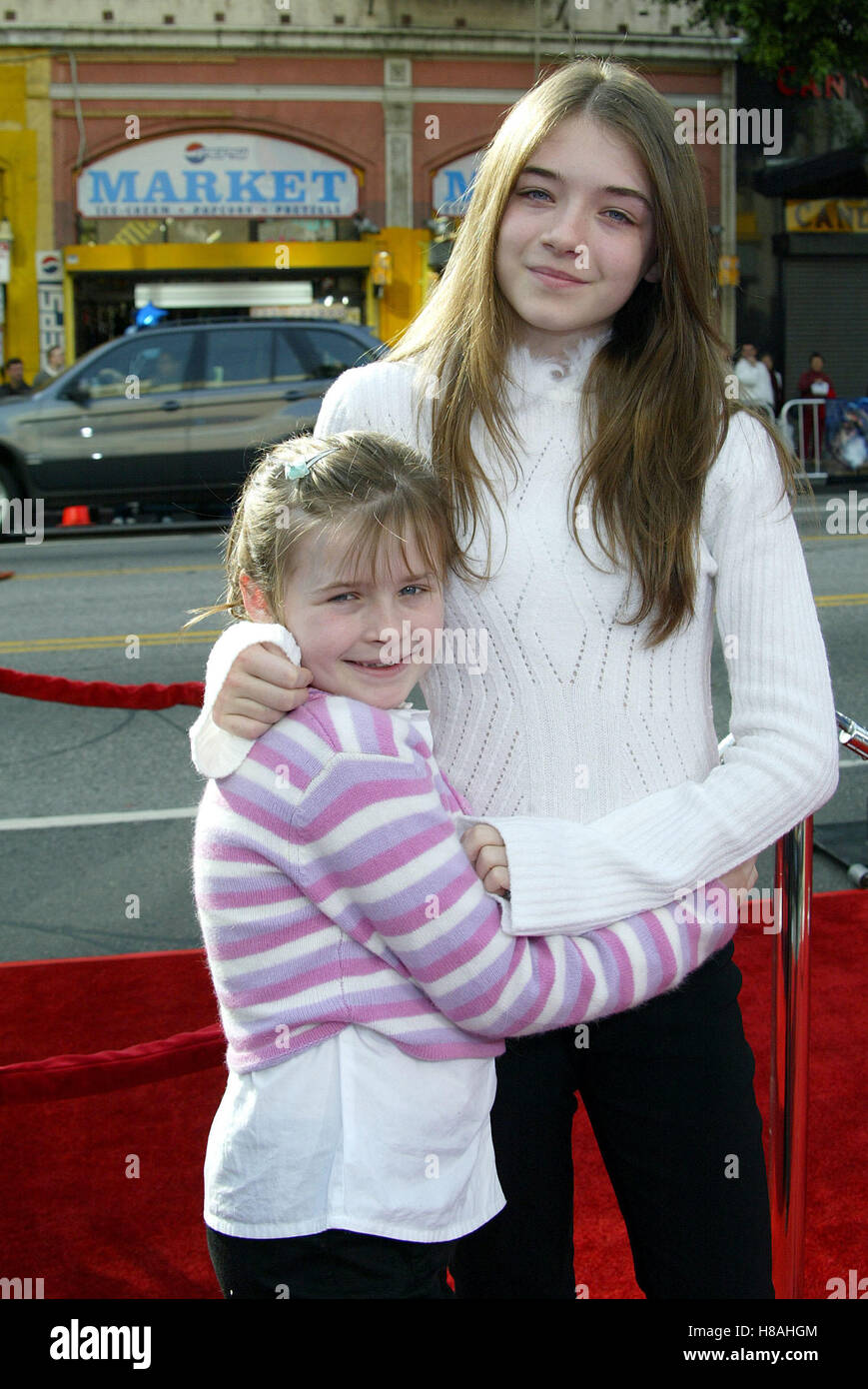 SARAH & EMMA BOLGER PETER PAN LA PREMIERE CHINESE THEATRE HOLLYWOOD LOS
