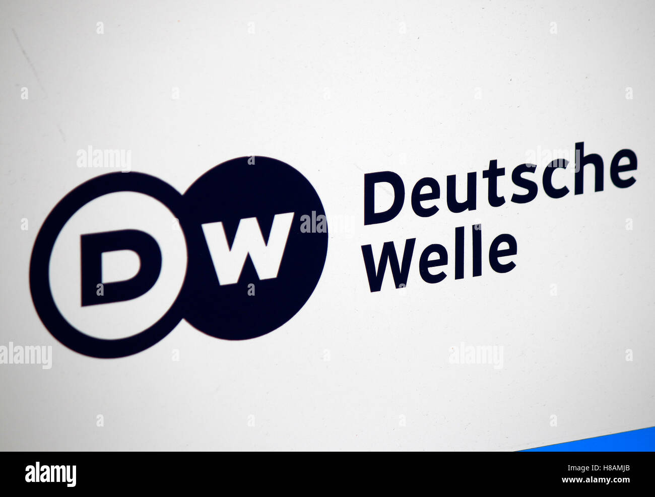das Logo der Marke 'DW Deutsche Welle', Berlin. Stock Photo