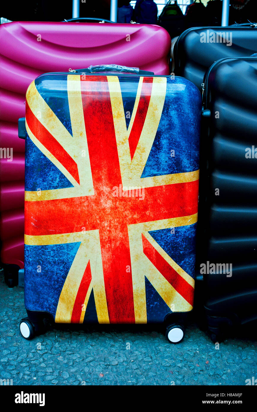 Suitcase with Union Jack flag, British flag. On display at Portobello Road Market, London, England, Great Britain, UK. Concept: travel to Britain Stock Photo