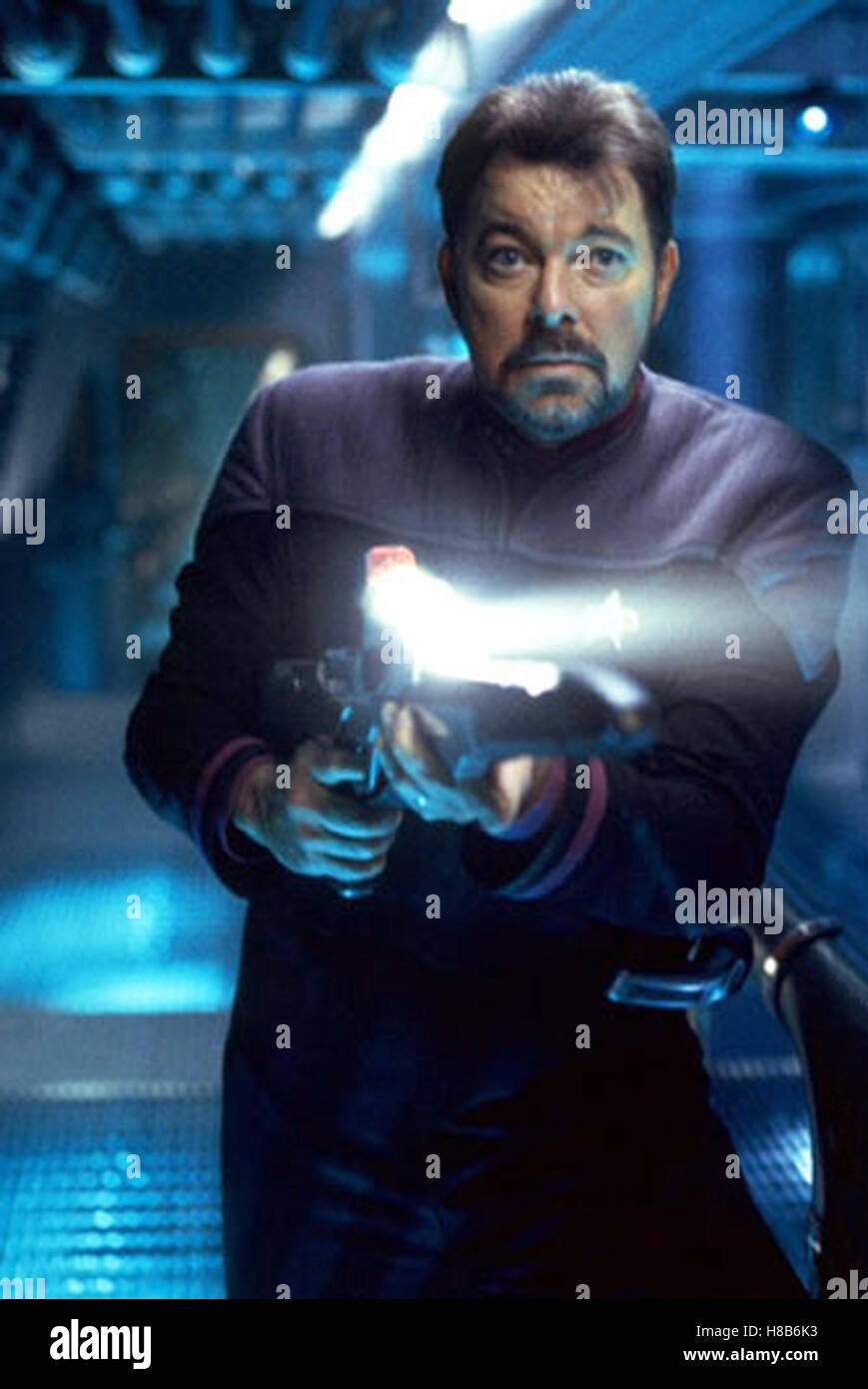 Star Trek: Nemesis, (STAR TREK: NEMESIS) USA 2002, Regie: Stuart Baird, JONATHAN FRAKES, Key: Enterprise, Waffe, Schießen Stock Photo