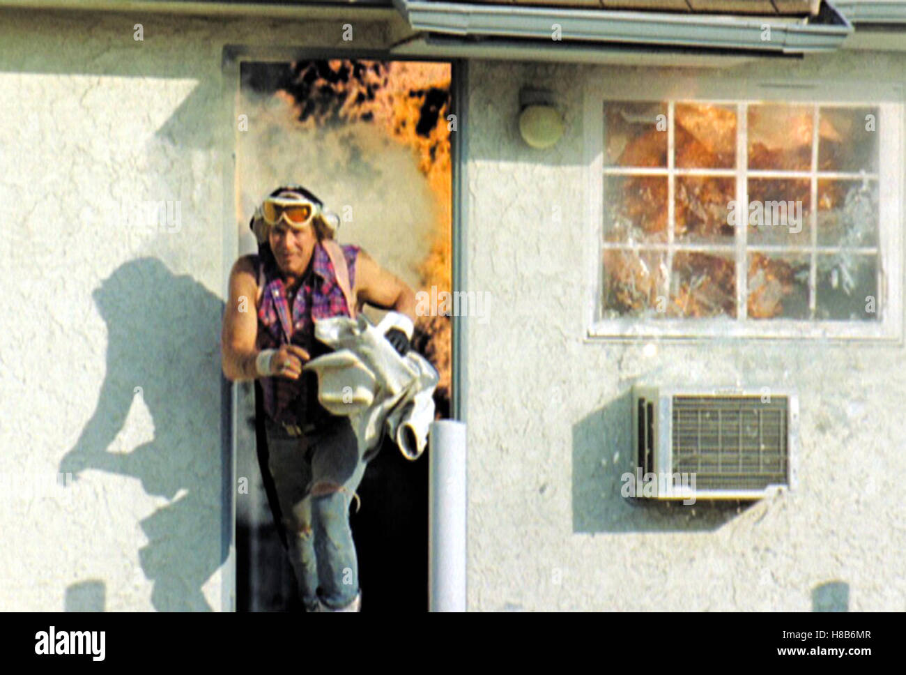 Spun, (SPUN) USA-SWE 2002, Regie: Jonas Akerlund, MICKEY ROURKE, Key: Haus, Feuer, Flamme, Flucht Stock Photo