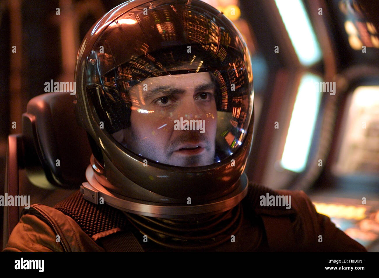 Solaris, (SOLARIS) USA 2002, Regie: Steven Soderbergh, GEORGE CLOONEY, Key: Astronaut, Raumanzug, Helm Stock Photo