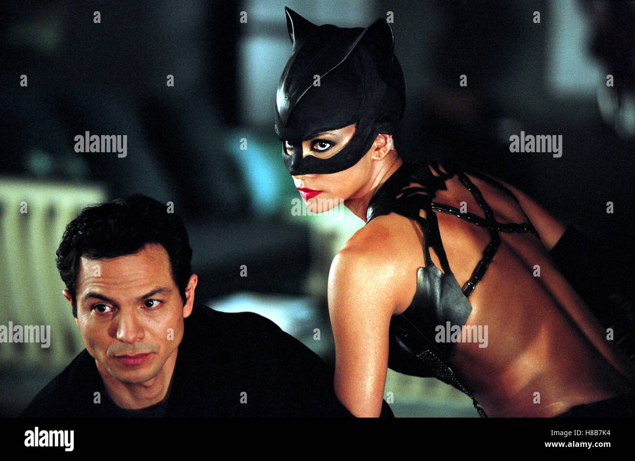 Catwoman, (CATWOMAN) USA 2004, Regie: Pitof, BENJAMIN BRATT, HALLE BERRY Stock Photo