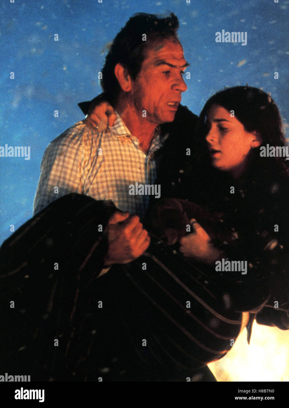 Volcano, (VOLCANO) USA 1997, Regie: Mick Jackson, TOMMY LEE JONES, GABY  HOFFMANN, Stichwort: Aschenregen, Feuer, Katastrophe, Retter Stock Photo -  Alamy