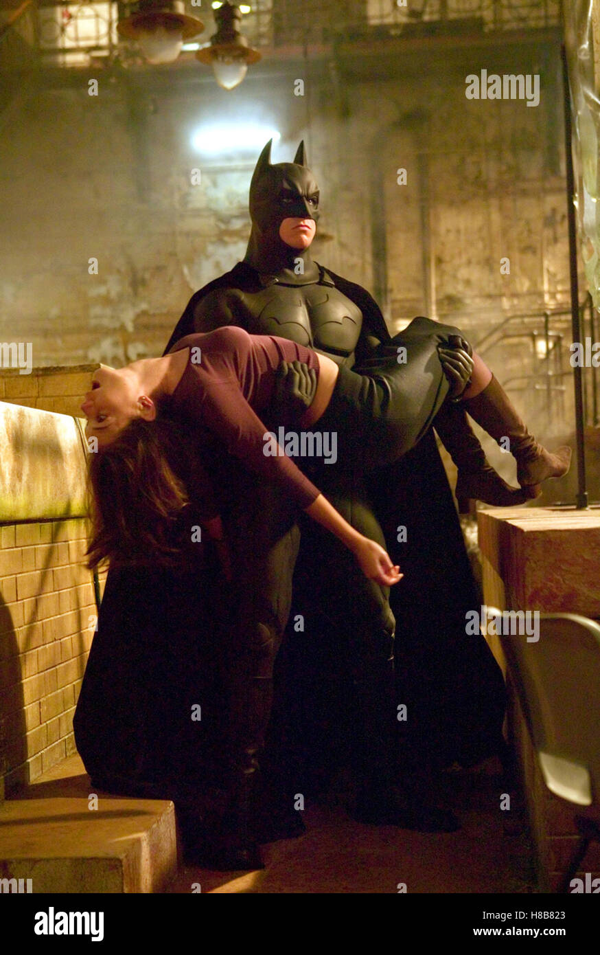 Batman Begins, (BATMAN BEGINS) USA 2005, Regie: Christopher Nolan,  CHRISTIAN BALE, KATIE HOLMES, Key: Maske, Kostüm Stock Photo - Alamy