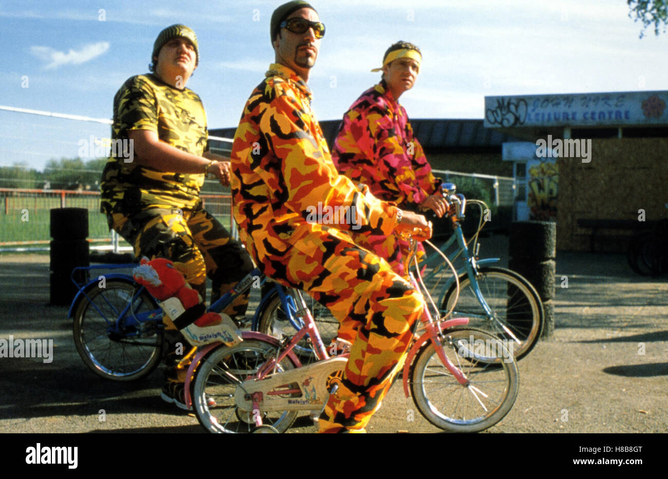 Ali G Indahouse, (ALI G INDAHOUSE) GB 2002, Regie: Mark Mylod, SACHA BARON COHEN, MARTIN FREEMAN (II), Key: Fahrrad, Fahrradfahrer, Radler Stock Photo