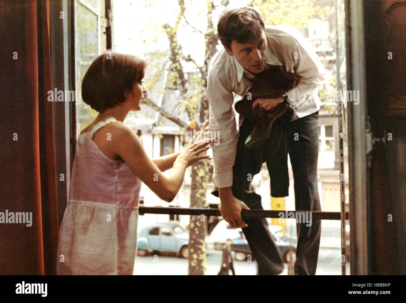 Der Amerikaner, (L'AMERICAIN) F 1969, Regie: Marcel Bozzuffi, TANYA LOPERT,  JEAN-LOUIS TRINTIGNANT,  Key: Fenster, Einsteigen Stock Photo