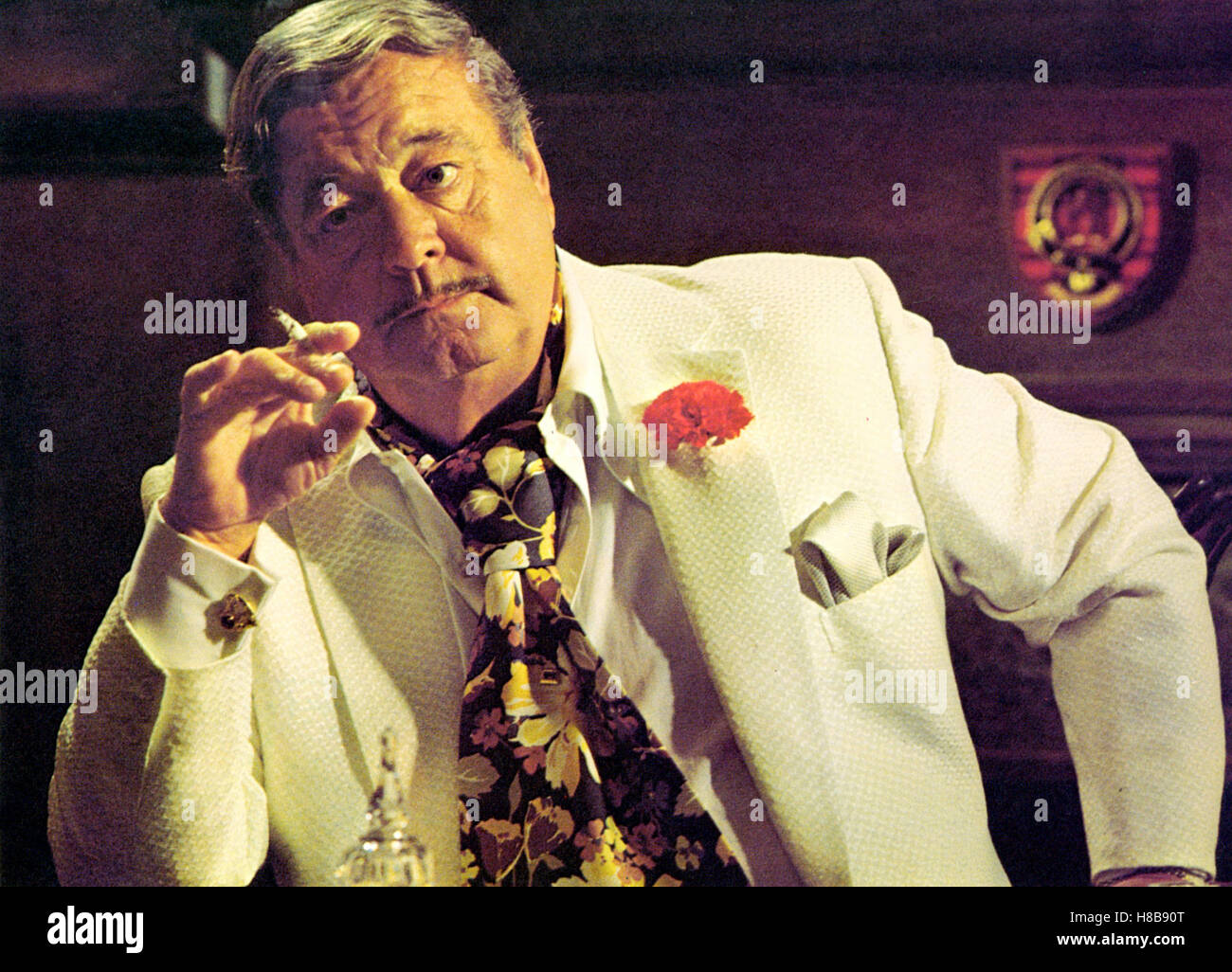 Mr. Billion, (MISTER BILLION) USA 1977, Regie: Jonathan Kaplan, JACKIE GLEASON, Key: Zigarette, Raucher Stock Photo