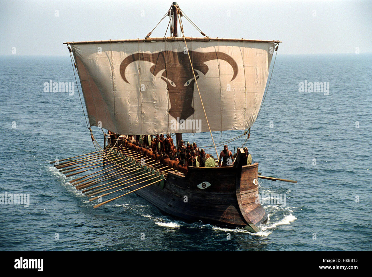 Troja, (TROY) USA 2004, Regie: Wolfgang Petersen, Key: Schiff, Segelschiff, Galeere, Segel, Wasser, Meer, Ozean, Stock Photo
