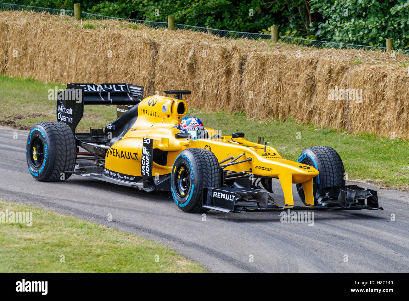 2012 Renault Sport E20 F1 with driver Jolyon Palmer at the 2016 Goodwood Festival of Speed, Sussex, UK. Stock Photo