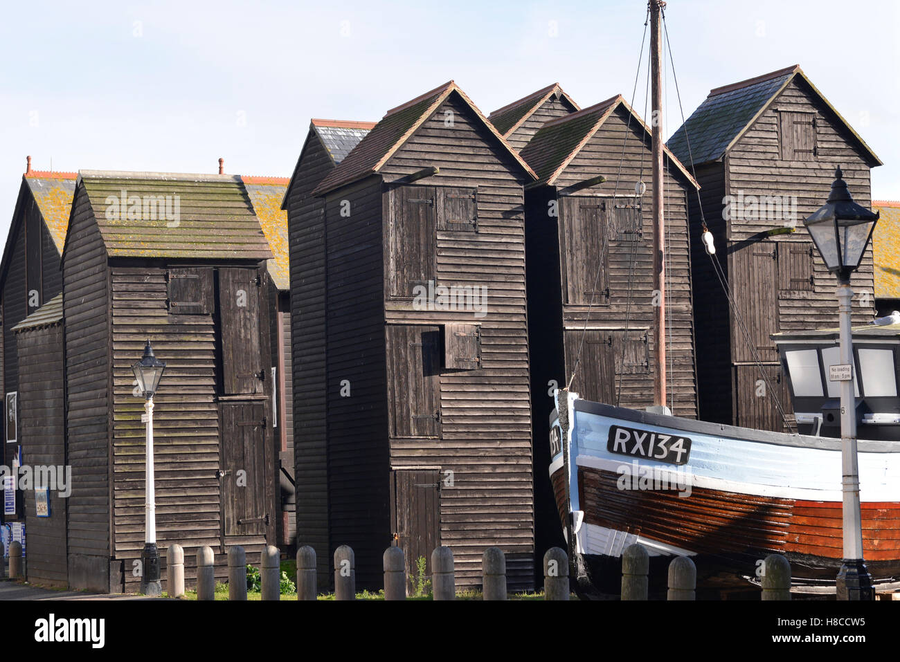 Traditional fishing huts hastings hires stock photography and images