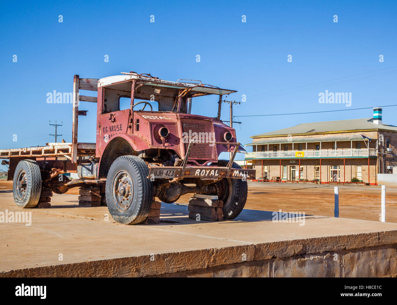 Marree in South Australia, Marree Hotel, vintage 1940s Chevrolet Blitz truck as it was used on outback mail runs Stock Photo