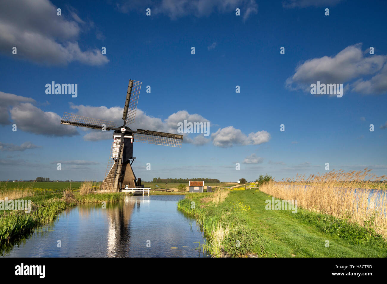 The Broekmolen windmill near Streefkerk Stock Photo
