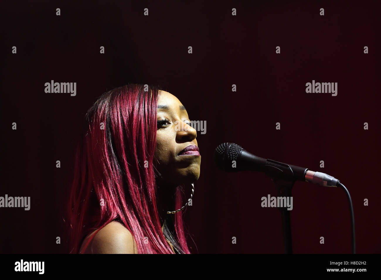 rag n bone man backing singer