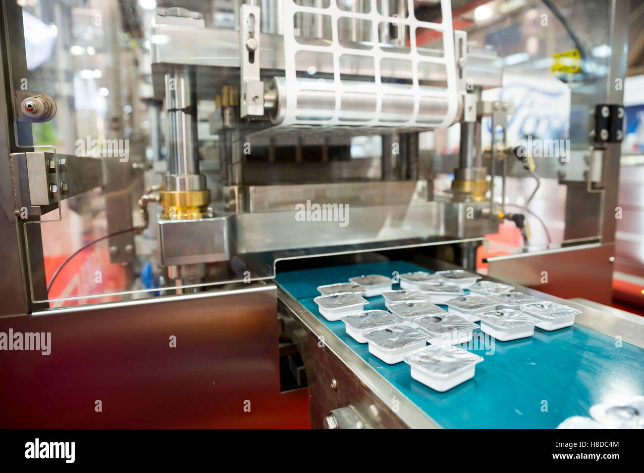 Packing machine hires stock photography and images Alamy