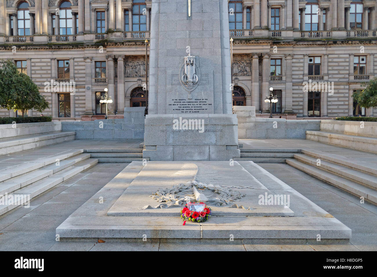 Glasgow, Scotland, UK 10th November 2016 George Square Glasgow has its Garden of remembrance and poppy statue for people to pay respects Credit:  Gerard Ferry/Alamy Live News Stock Photo