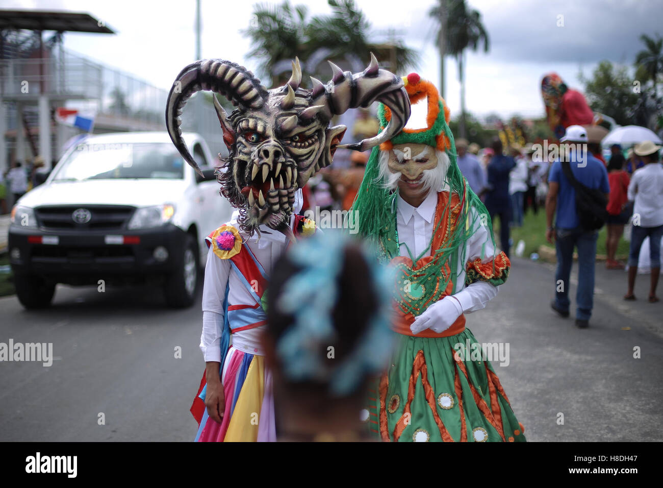 Panama City, Panama. 10th Nov, 2016. Residents in traditional costumes