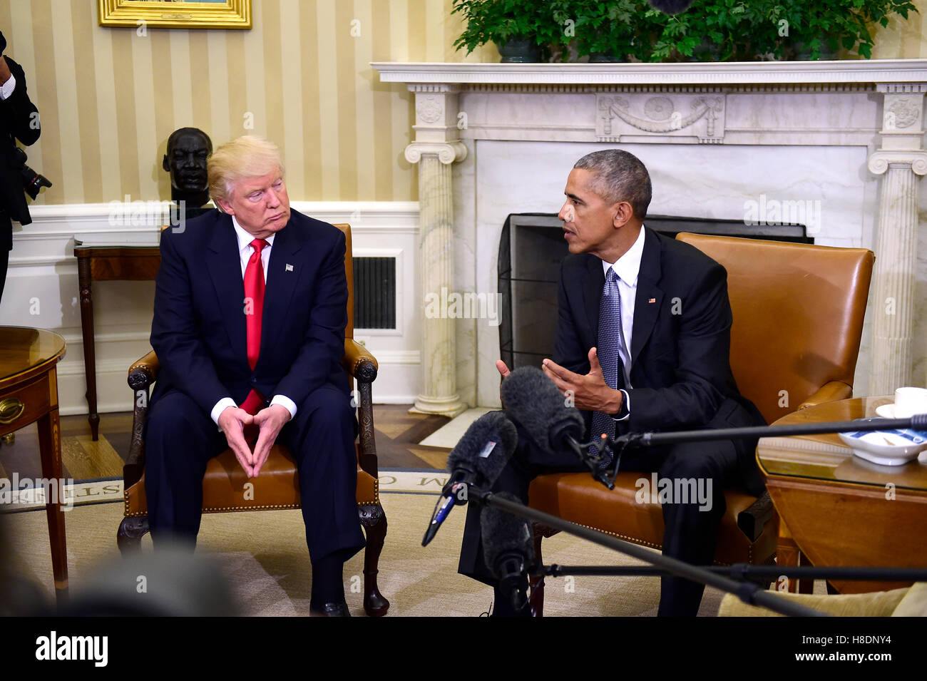 United States President Barack Obama meets US President-elect Donald ...