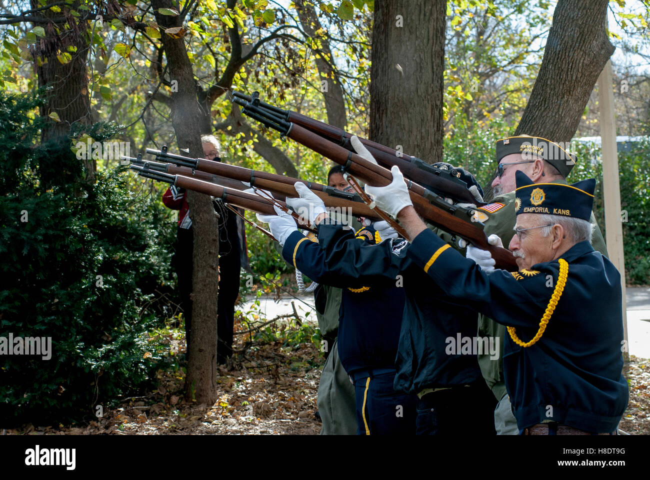 Salute to the vets hires stock photography and images Alamy