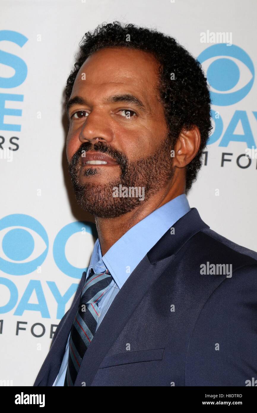 Beverly Hills, CA. 10th Nov, 2016. Kristoff St John at arrivals for CBS Daytime Presents: The Young and the Restless Panel, The Paley Center for Media, Beverly Hills, CA November 10, 2016. © Priscilla Grant/Everett Collection/Alamy Live News Stock Photo