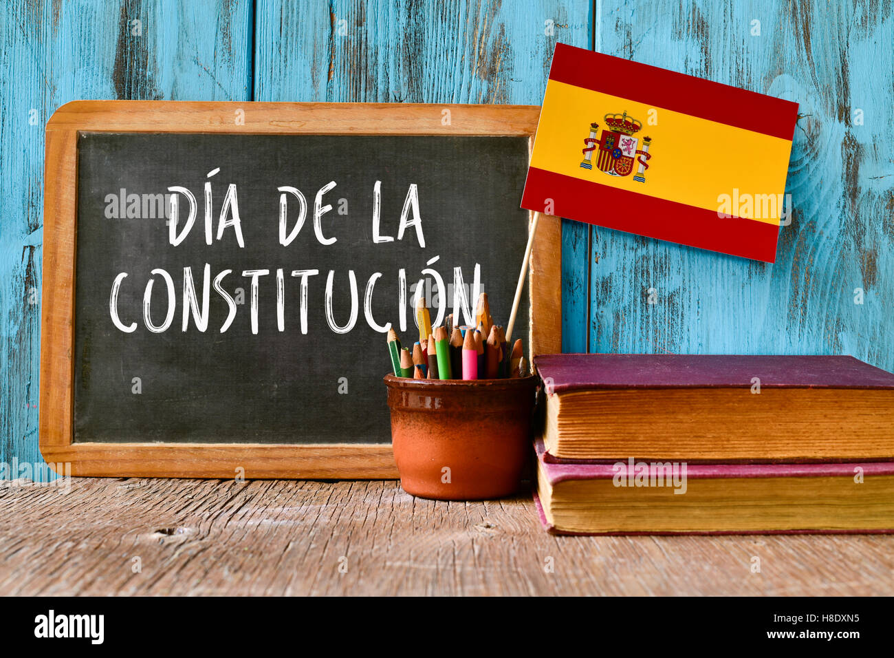 a chalkboard with the text dia de la constitucion, constitution day