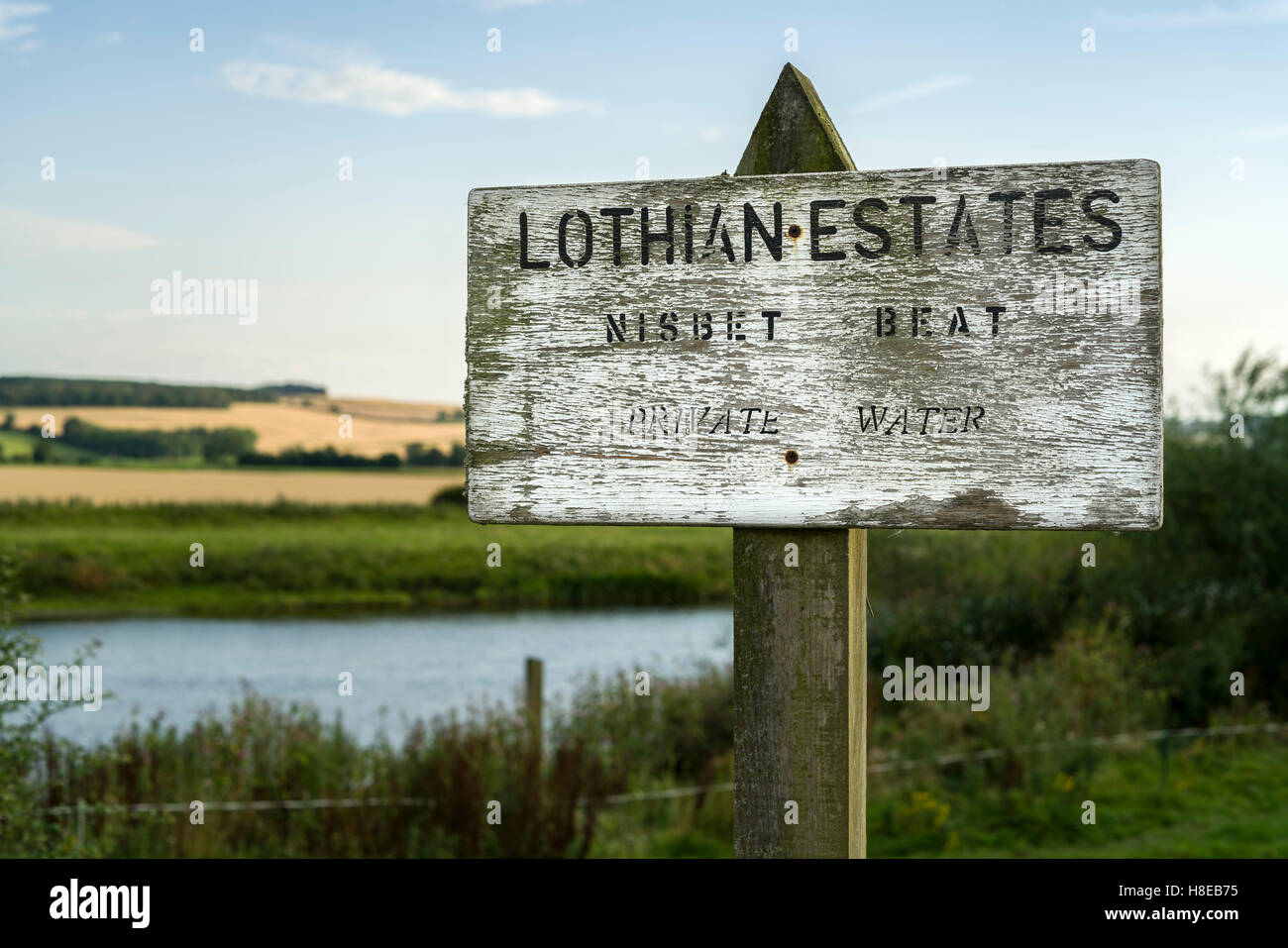 The River Teviot at Nisbet, Scottish Borders, passes through the Lothian estate. Stock Photo