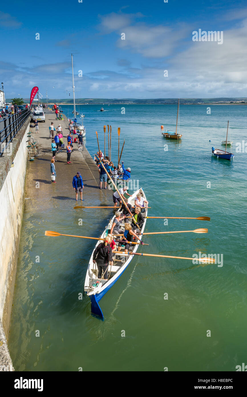 Coastal rowing team hi-res stock photography and images - Alamy
