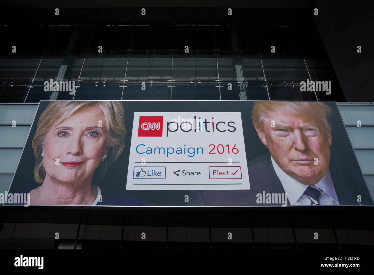 Sign with Donald Trump and Hillary Clinton presidential candidates for the 58 election. CNN Politics, Newseum, Washington DC, Nov 8 Stock Photo