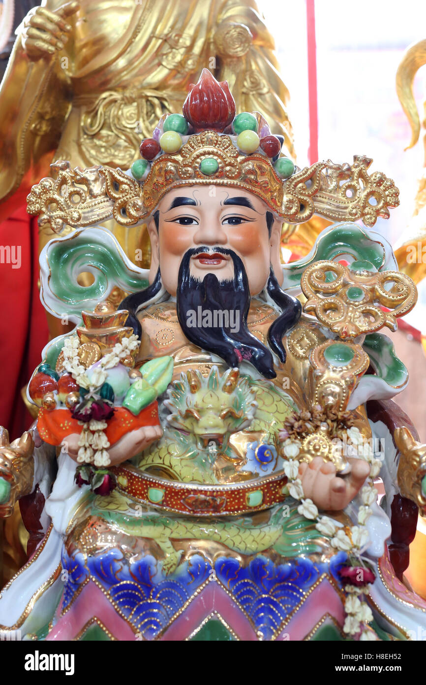 Closeup Chinese god statue in the temple Stock Photo Alamy