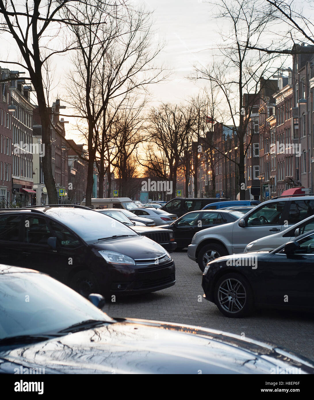 In a parking space hi-res stock photography and images - Alamy