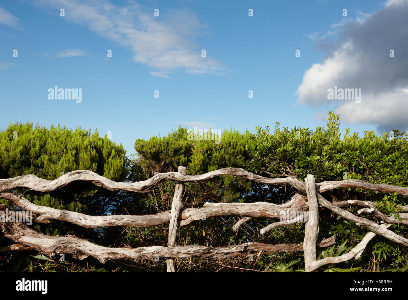 Rustic wooden fence hi-res stock photography and images - Alamy