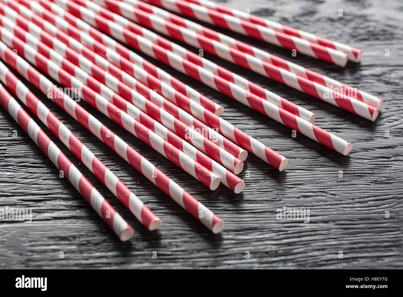 Red and white straws Stock Photo - Alamy