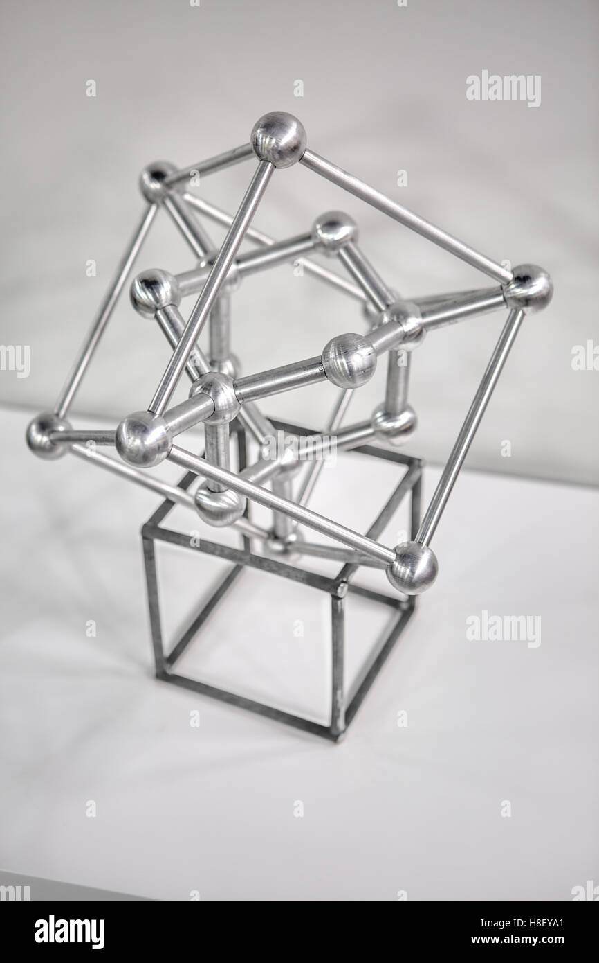 Atom model hi-res stock photography and images - Alamy