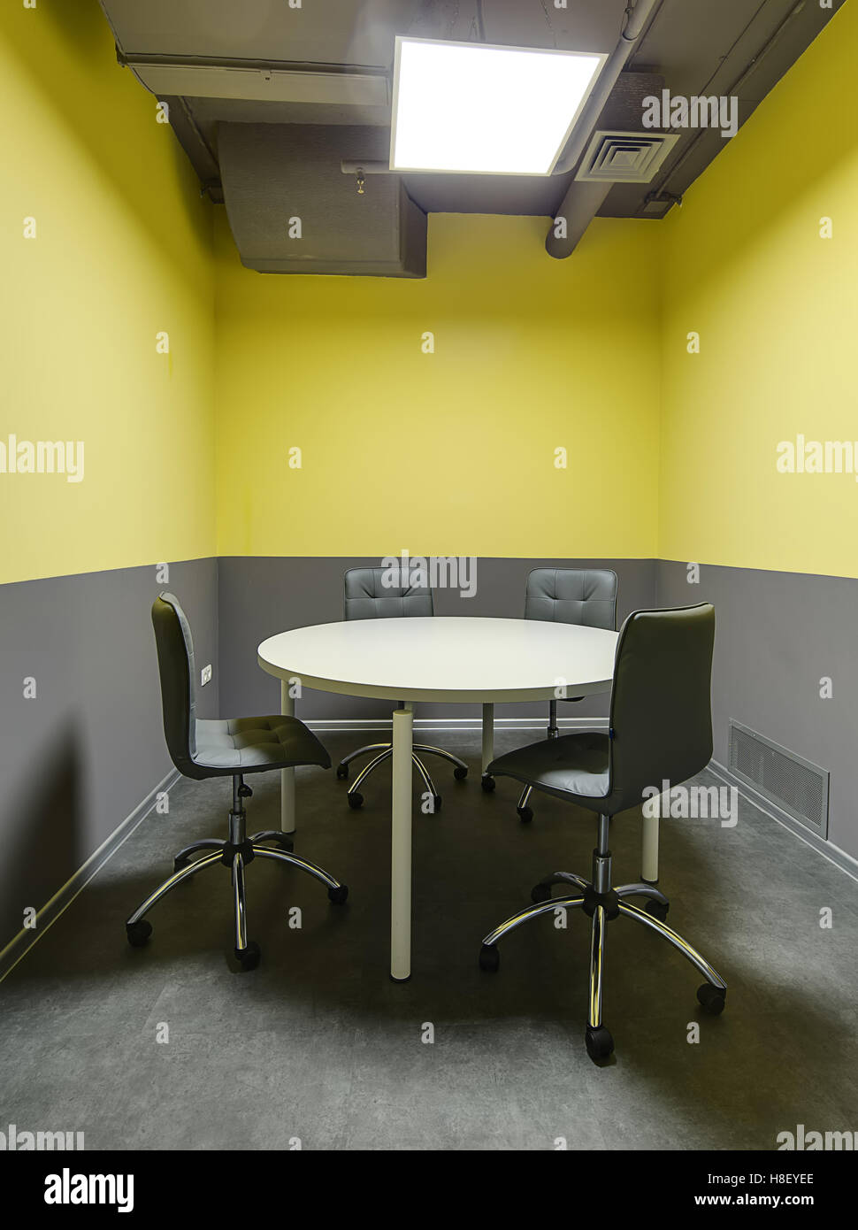 Modern meeting room Stock Photo - Alamy