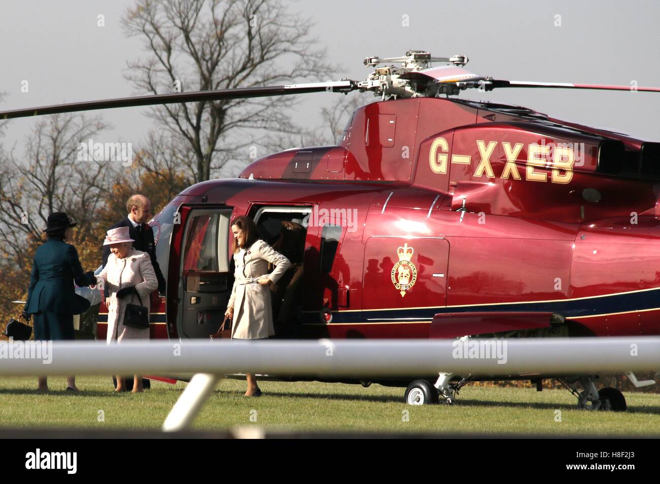 HM The Queen visits Newmarket - November 2016 Arriving by Helicopter on the Racecourse Stock Photo