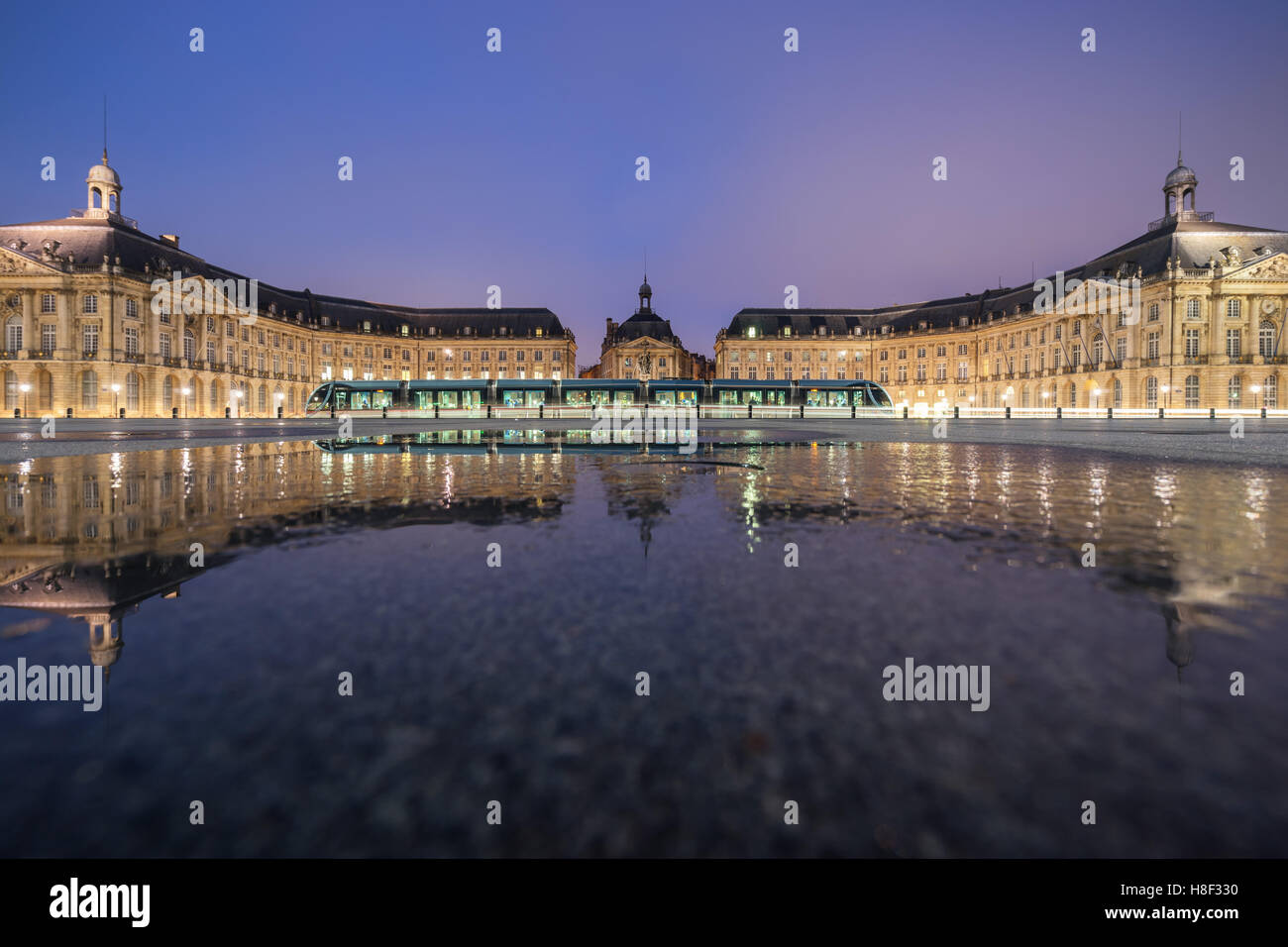Place de la Bourse and water mirror, Bordeaux, France Stock Photo