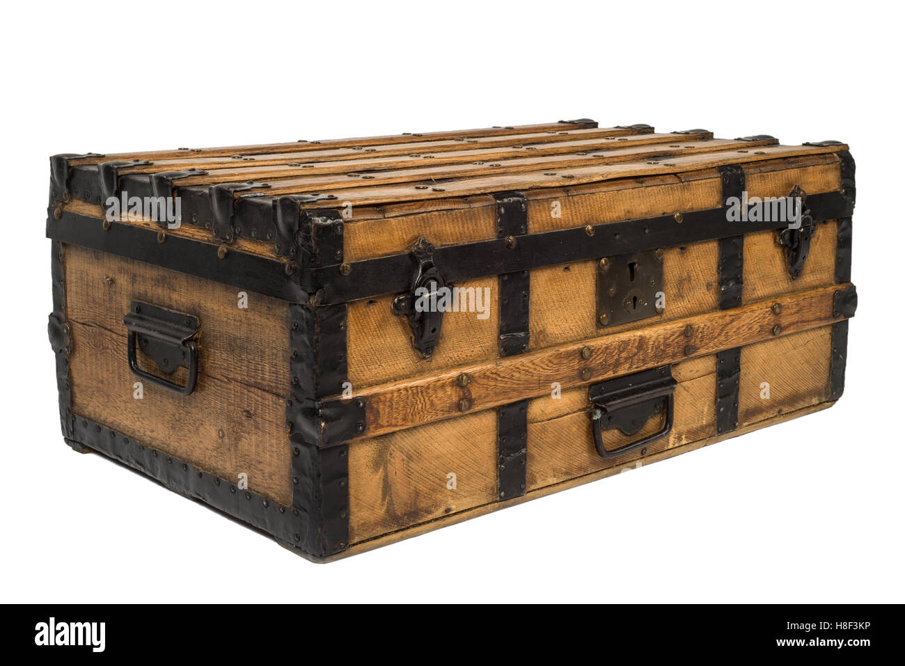 Old wooden chest hi-res stock photography and images - Alamy