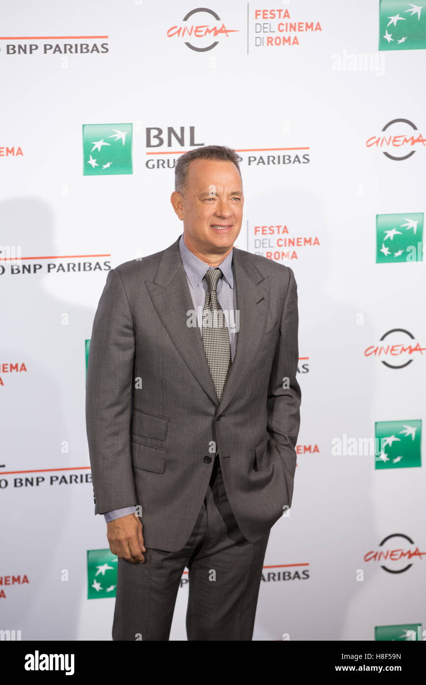 Tom hanks in smoking hi-res stock photography and images - Alamy