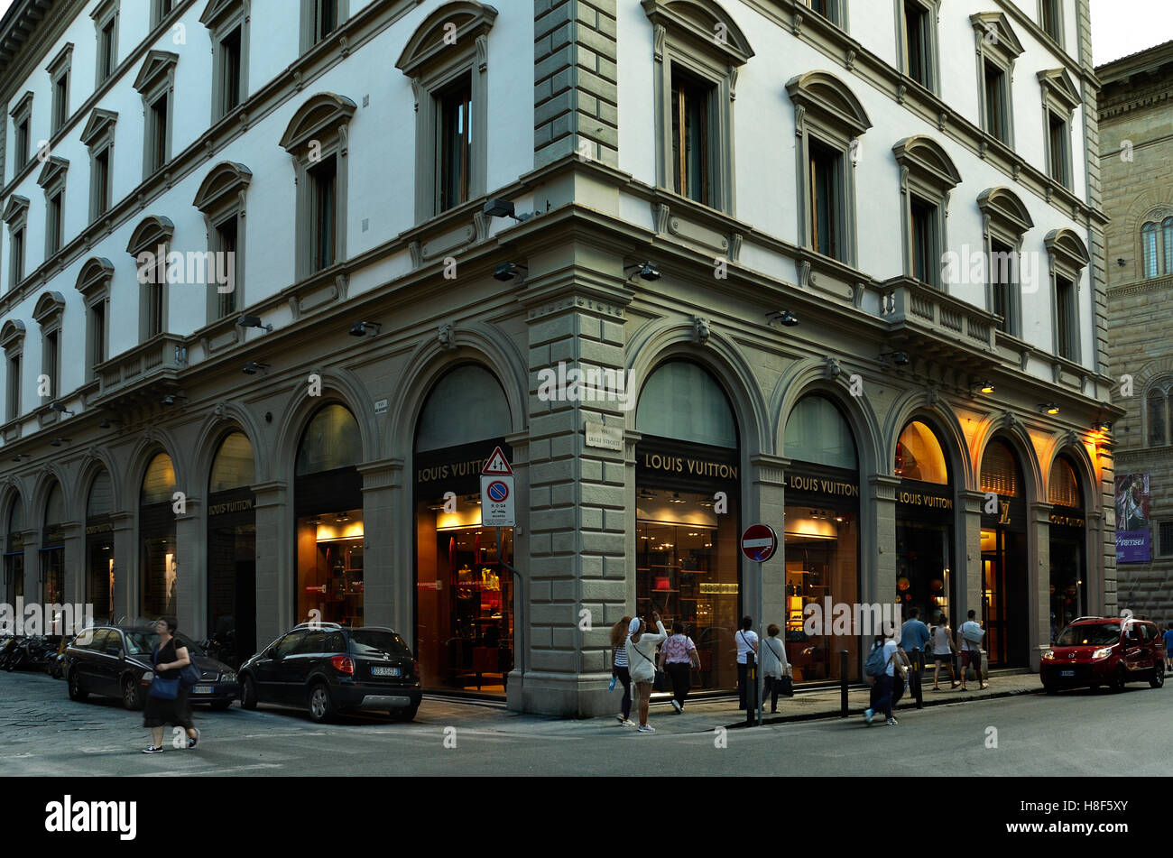 FLORENCE, ITALY - JUly ,02: Louis Vuitton store in Florence, one of the  most luxurious shopping district in the world, in Floren Stock Photo - Alamy
