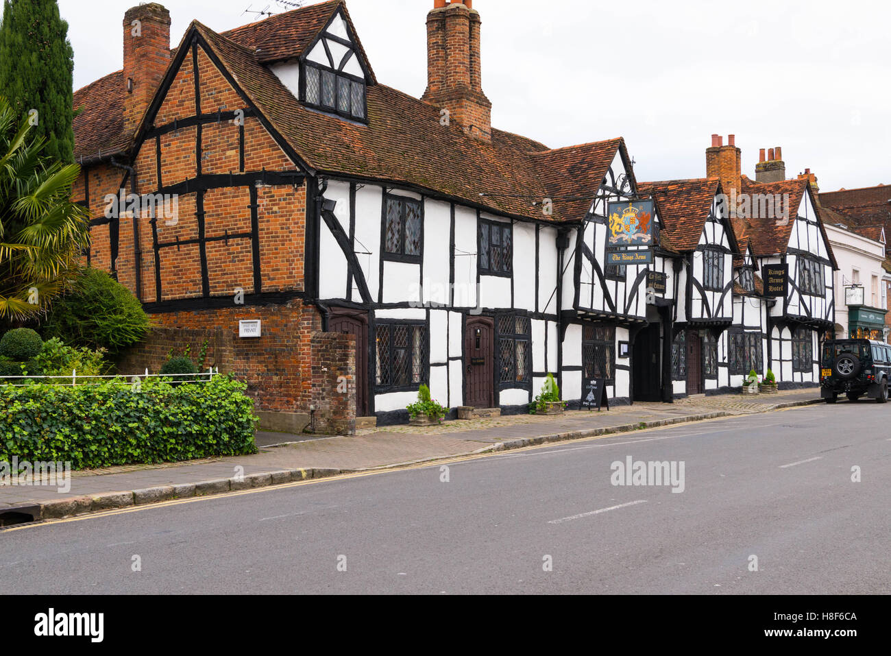 The Kings Arms hotel, Old Amersham, Buckinghamshire, England. November