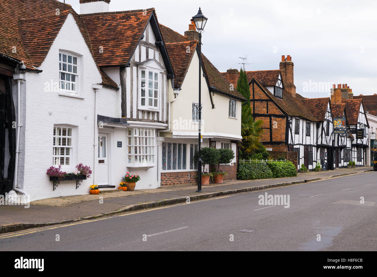 View of the High Street in Old Amersham, Buckinghamshire, England. November 2016 Stock Photo