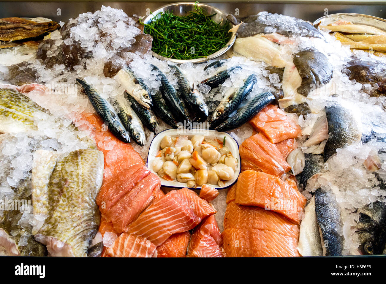 Display on platter hires stock photography and images Alamy